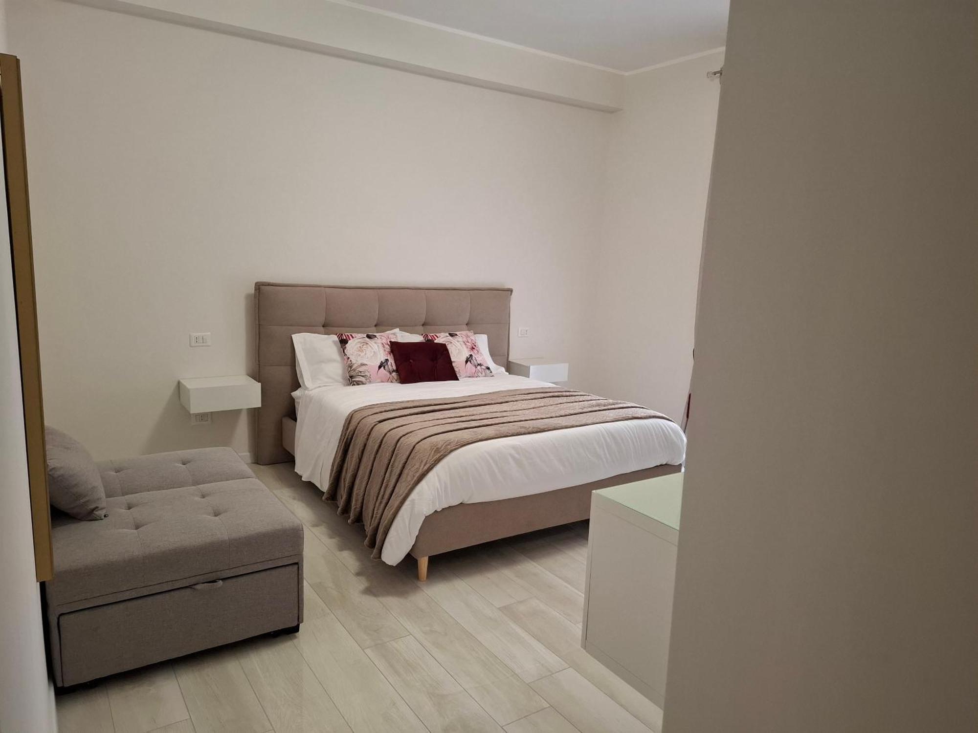 Mariam Royal Apartment & Rooms Reggio Calabria Esterno foto