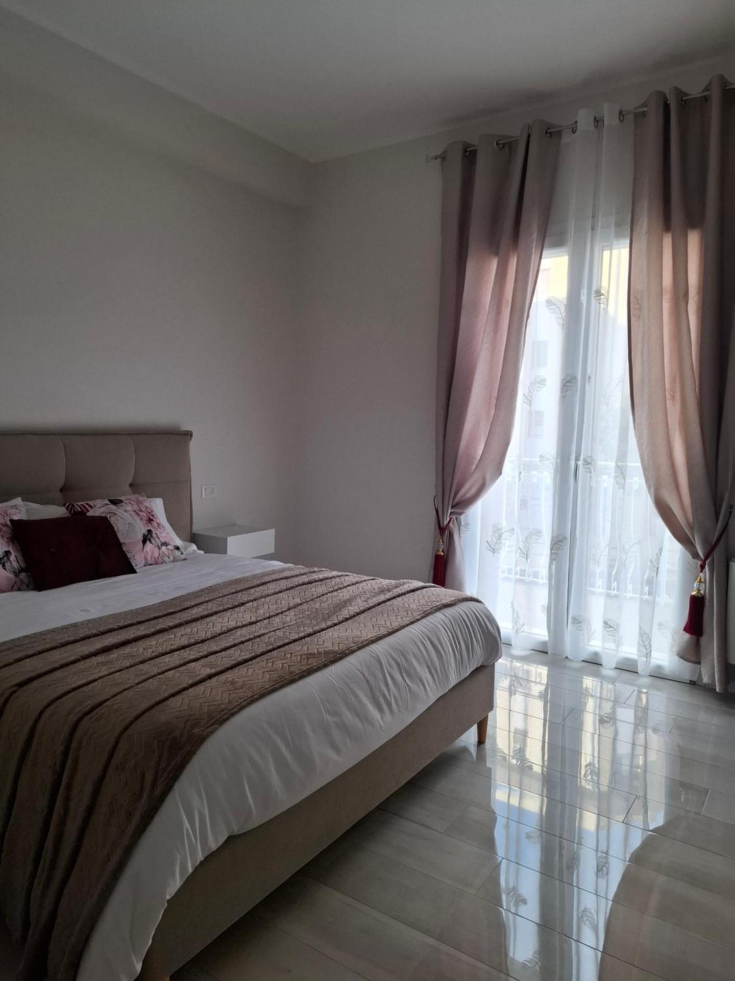 Mariam Royal Apartment & Rooms Reggio Calabria Esterno foto